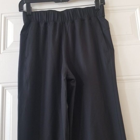 Lululemon Stretch High Rise Cropped Pant Size 4 - Picture 3 of 11